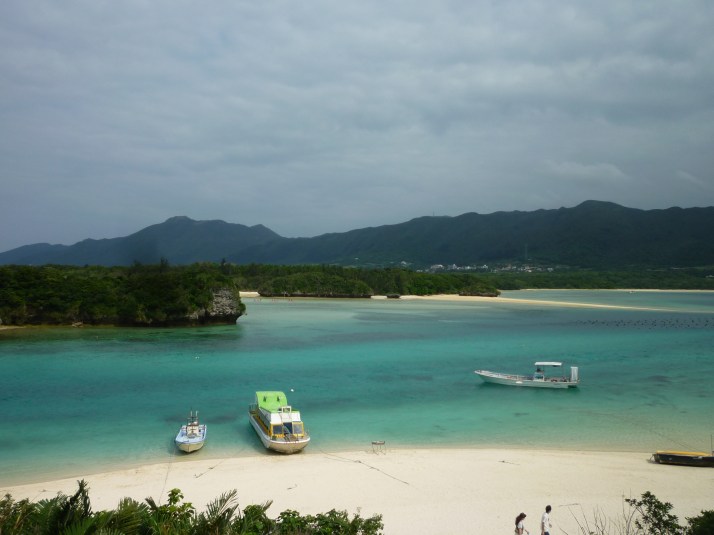 Otra vista de la bahía de Kabira