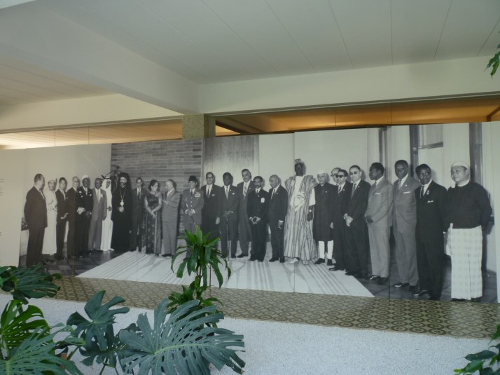 Foto mural con líderes de los países no alineados