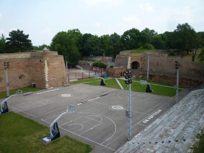 Y junto a ella la del Partizan