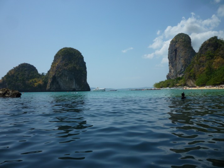 Happy Islan (izq) en Hat Phra Nang