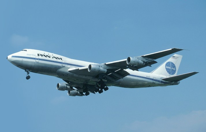 Pan_Am_Boeing_747-100_Clipper_Unity