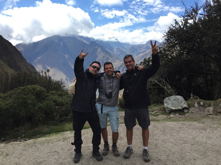 Contentos por lo logrado hasta ese momento y porque nos iban a dar el segundo desayuno