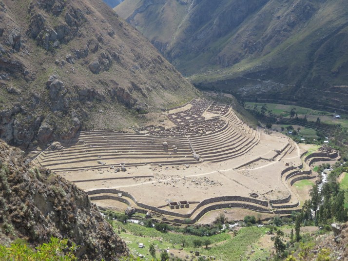 La parte de abajo de las ruinas de Llactapata